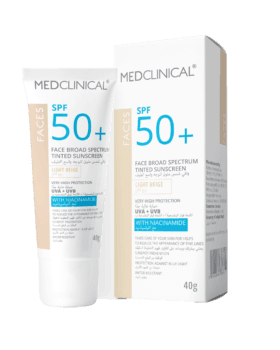 واقي شمس ملون للوجه SPF50+ بيج فاتح من ميدكلينيكال – 40 جم
